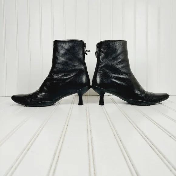 Stuart Weitzman Women's Black Leather Kitten Heel Back Zip Ankle Boots I464 - Picture 7 of 11